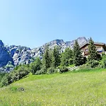 Arcadia-2 By Interhome